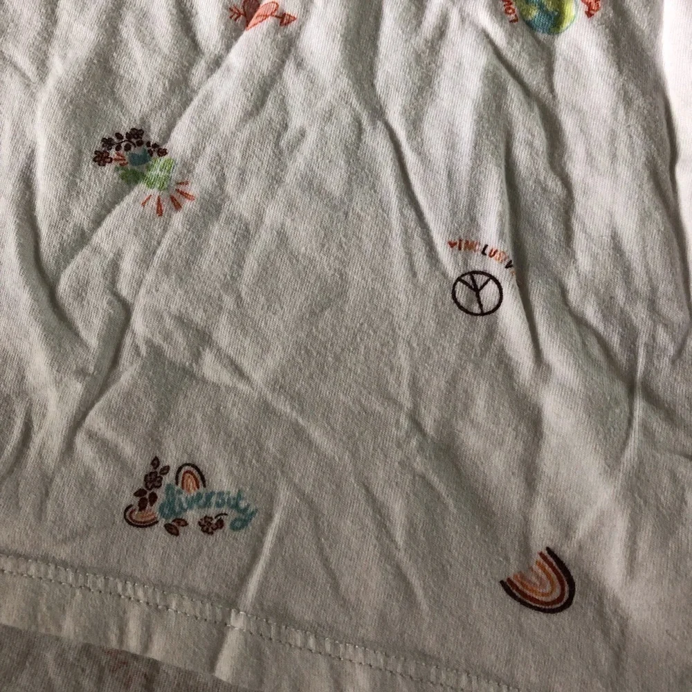 Old Navy softest graphic sleeve